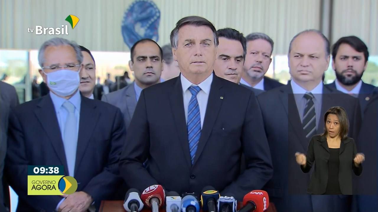 Jair Bolsonaro em anúncio da prorrogação do auxílio emergencial por mais 4 meses